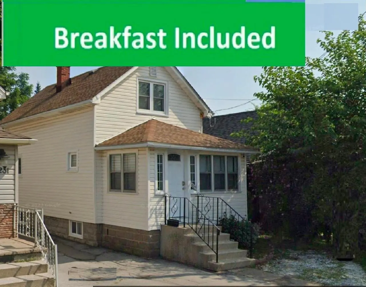 Holiday home Cozy 3 Bedroom Downtown Cottage With Complimentary Breakfast Delivered Daily To The Rental Niagara Falls